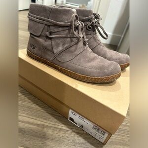 UGG Size 8 Reid suede moccasin booties, slate color